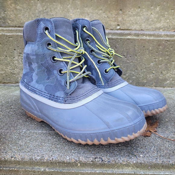 Sorel duck boots size 4 - Picture 1 of 3
